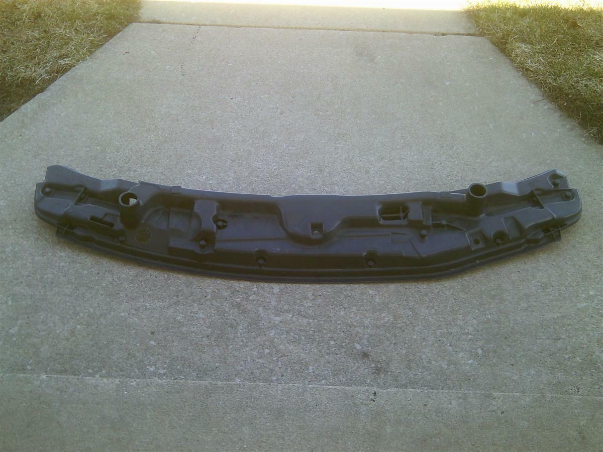 03 2003 Chrysler Town And Country Wiper Support Trim Panel