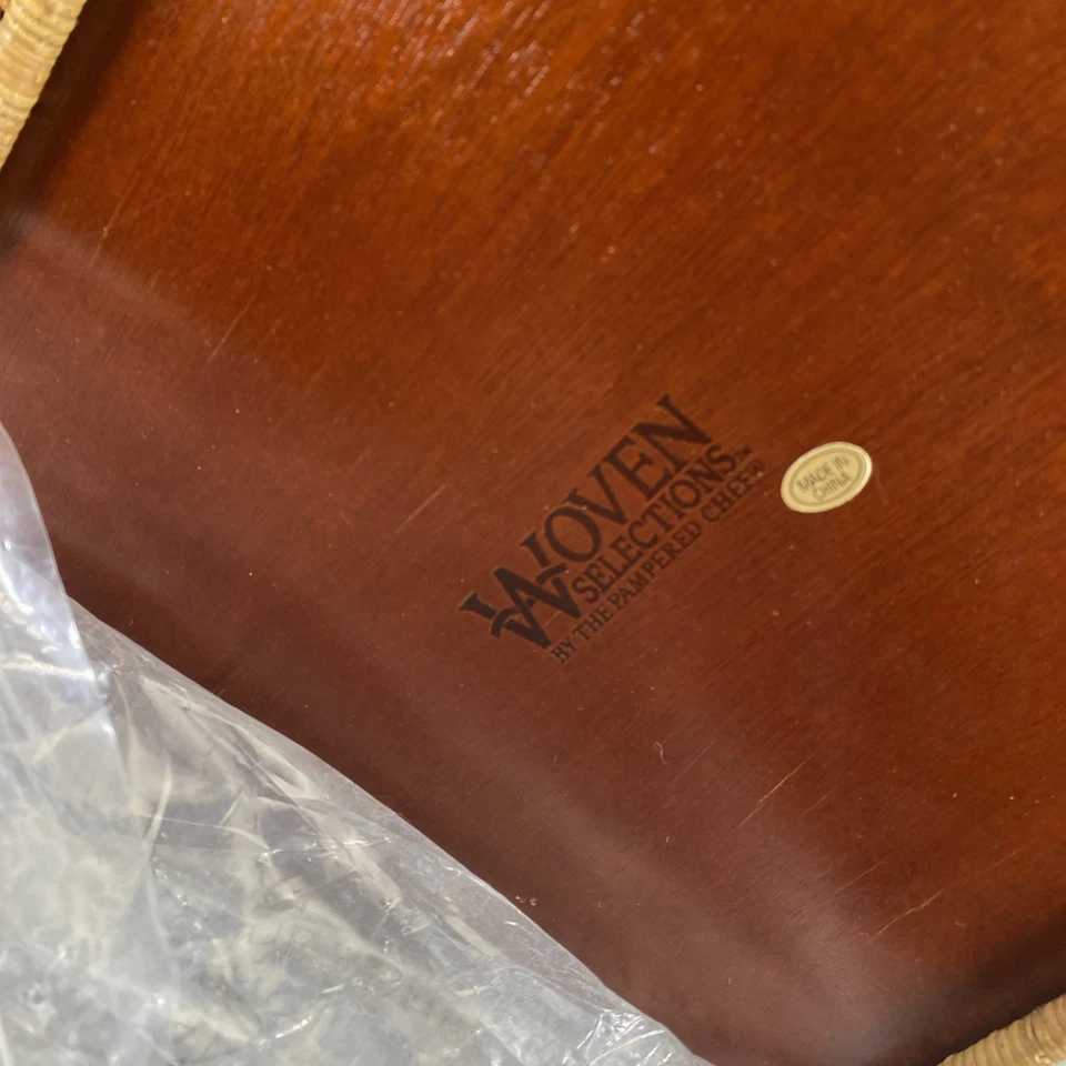 🔥 New: Pampered Chef Woven Rectangular Server With Handles #2147 - Image 4 of 4