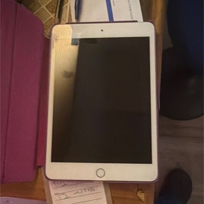 Apple iPad Gold Tablet, Model: iPad, Color: Gold, Type: Tablet, Brand: Apple