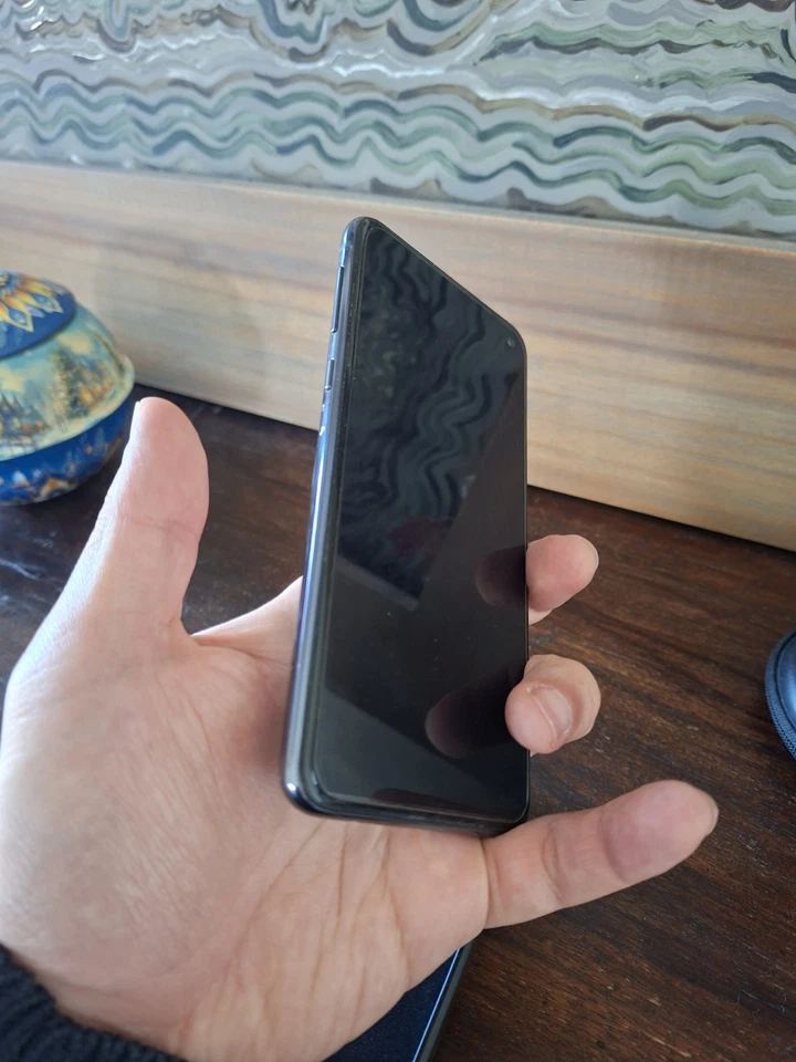 Samsung Galaxy S10e · 128GB, foto 2 di 5