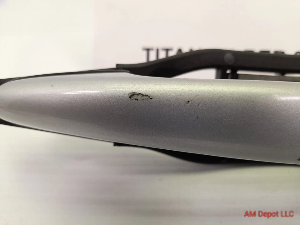 BMW 330ci 325ci 325i 330i E46 2000 manija de puerta trasera izquierda con soporte plateado Foto 2 de 4