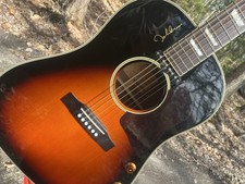 John Lennon Epiphone Guitar from 2008 in near...