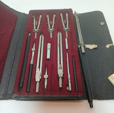 Montgomery Ward 53-5752 Vintage Drafting Compass Set Case + 14 Pieces
