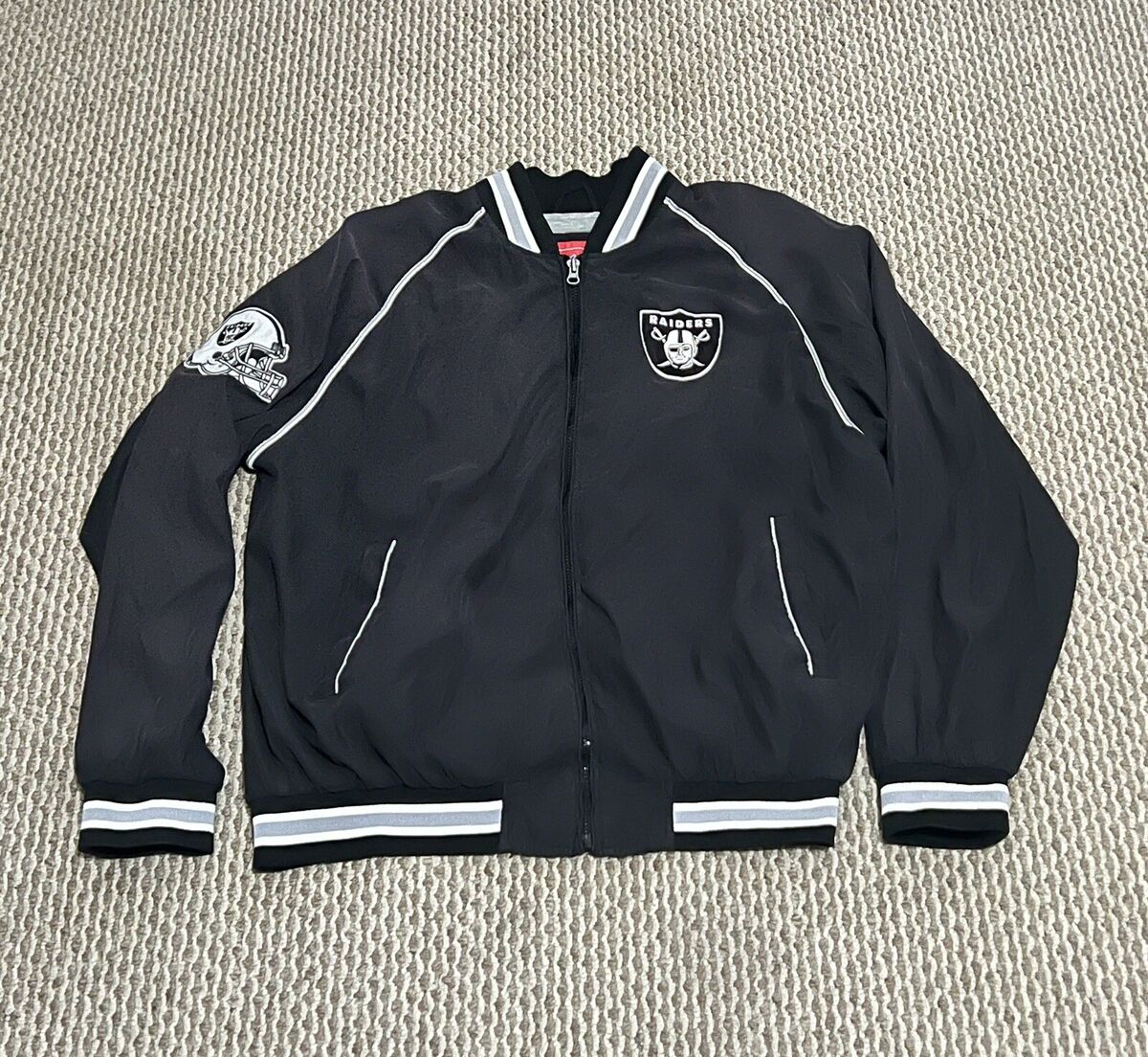 VINTAGE NFL Raiders Bomber Jacket Size XL Zipper Pockets VINTAGE NFL Raiders Bomber Jacket Size XL Zipper Pockets