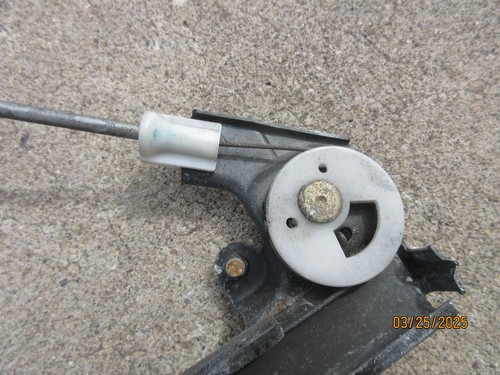 Geo Tracker 2 door right manual window regulator (USA passenger's side). - Picture 6 of 8