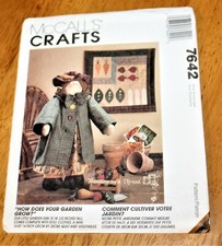 Mc Calls: PATTERN 7642 DOLL CLOTHES - HOW DOES YOUR GARDEN GROW 18.5" Uncut