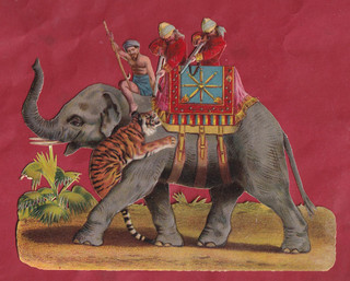 Très Rare Chromo Decoupis Attaque De Tigre Sur Les Militaires A Dos De Éléphant.