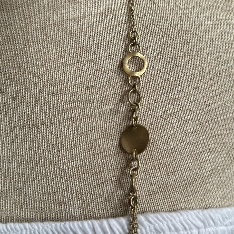 Collar de cadena Lia Sophia tono oro/latón Foto 2 de 4