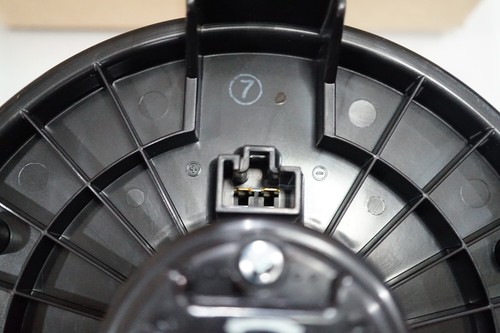 DENSO BLOWER MOTOR FOR HONDA CIVIC 2006 PART NO TG116360-03004D - Picture 3 of 6