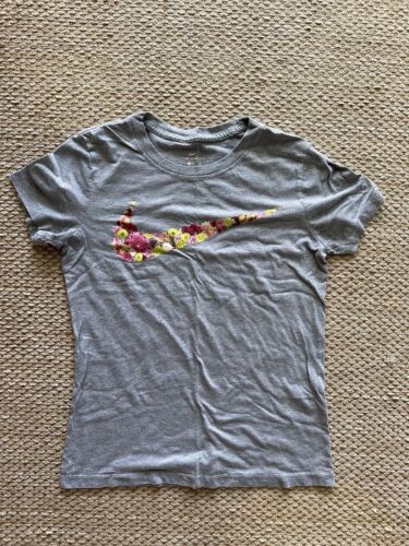 Nike Tee women’s Grey floral Swoosh logo tee shirt size S
