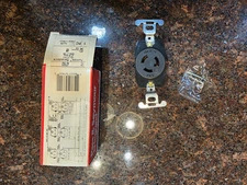 Pass & Seymour 4760 Turnlok Receptacle 15A 277VAC 2P 3W Grdg NEMA L7-15R