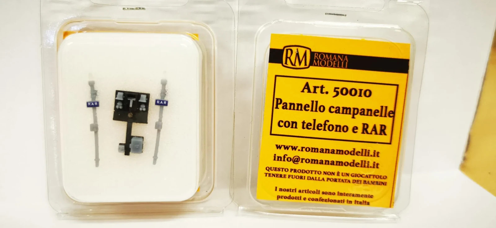 Romana Modelli 50010 – Bell Panel With Phone And Rar HO Scale 1:87