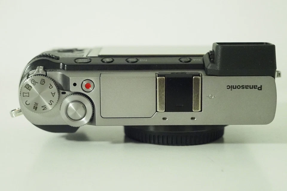 Panasonic Lumix DMC-GX80 ONLY/NUR Body, 43.109 Klicks, schwarz-silber, MFT, OVP - Bild 3 von 4