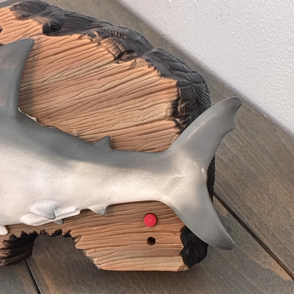 Музыкальный настенный декор Gemmy JAWS Great White Shark Singing - как есть - см. примечания (B9) - Изображение 3 из 4