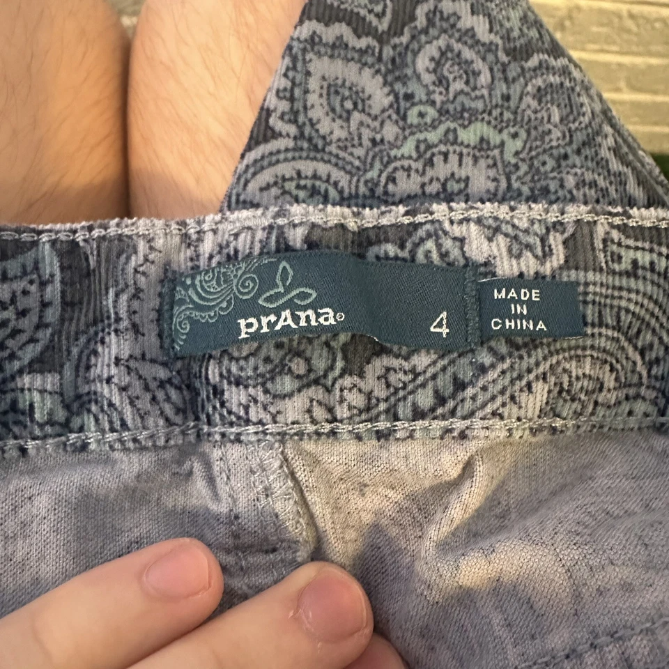 Calça de veludo feminina Prana Trinity paisley estampa azul tamanho 4 - Imagem 4 de 4