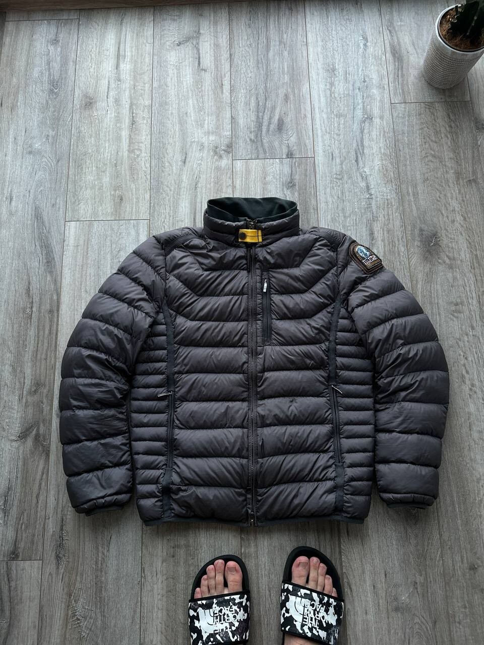 Gray Down Puffer Jacket for Men - Size Small by Parajampers