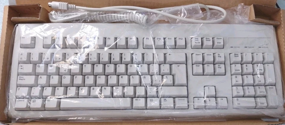 *SALE* RARE VINTAGE WINDOWS PS2 CABLE KEYBOARD MODEL 5121 IN OEM BOX RM0-KBRK - Image 2 of 4