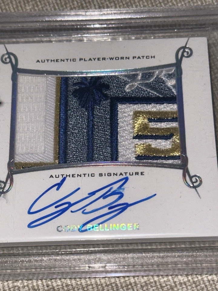 CODY BELLINGER 2017 Leaf Trinity Autograph Patch #1/5 BGS 9 MINT Dodgers Yankees - Image 3 of 4