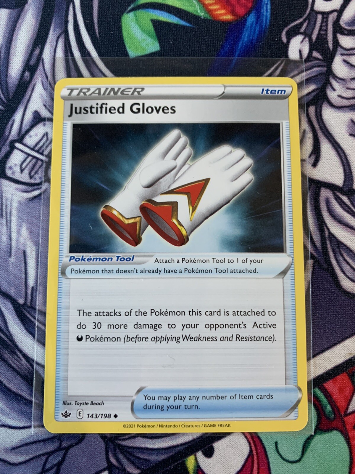 Pokemon TCG Justified Gloves 143/198 Chilling Reign NM/M FREE