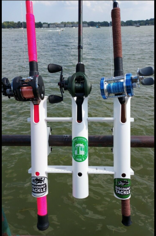 3 fishing hook on line STRIPER-GEAR BUCK TAIL TREBLE HOOK SIZE 3/0 OLIVER GREEN/WHITE