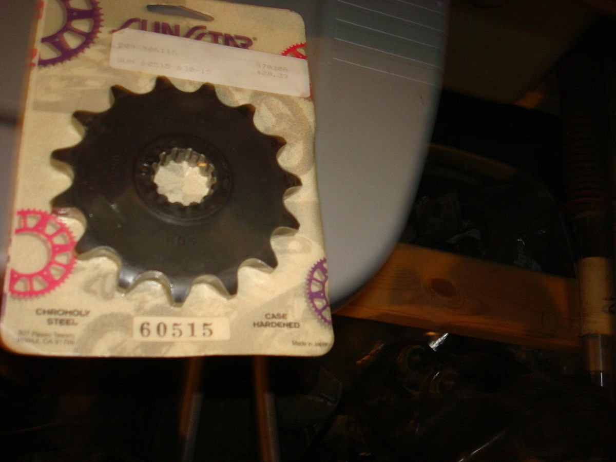 イチ Nos Kawasaki 1973-1980 KZ900 KZ1000 Front Srprocket Sunstar 60515