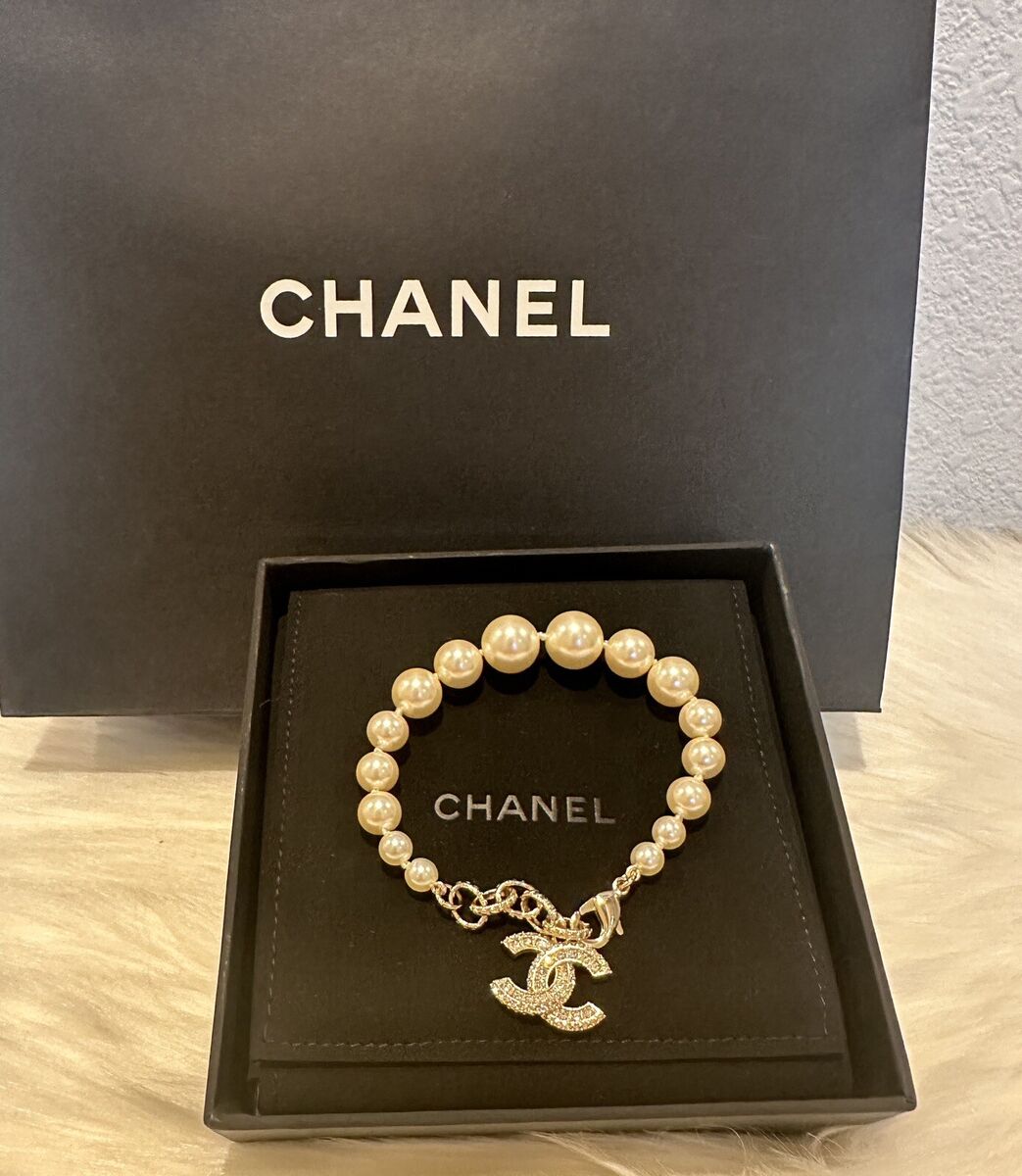 CHANEL ゴールド バレッタ クリスタル付き NEW Chanel Interlocking Bracelet Pearl Gold Crystal | eBay