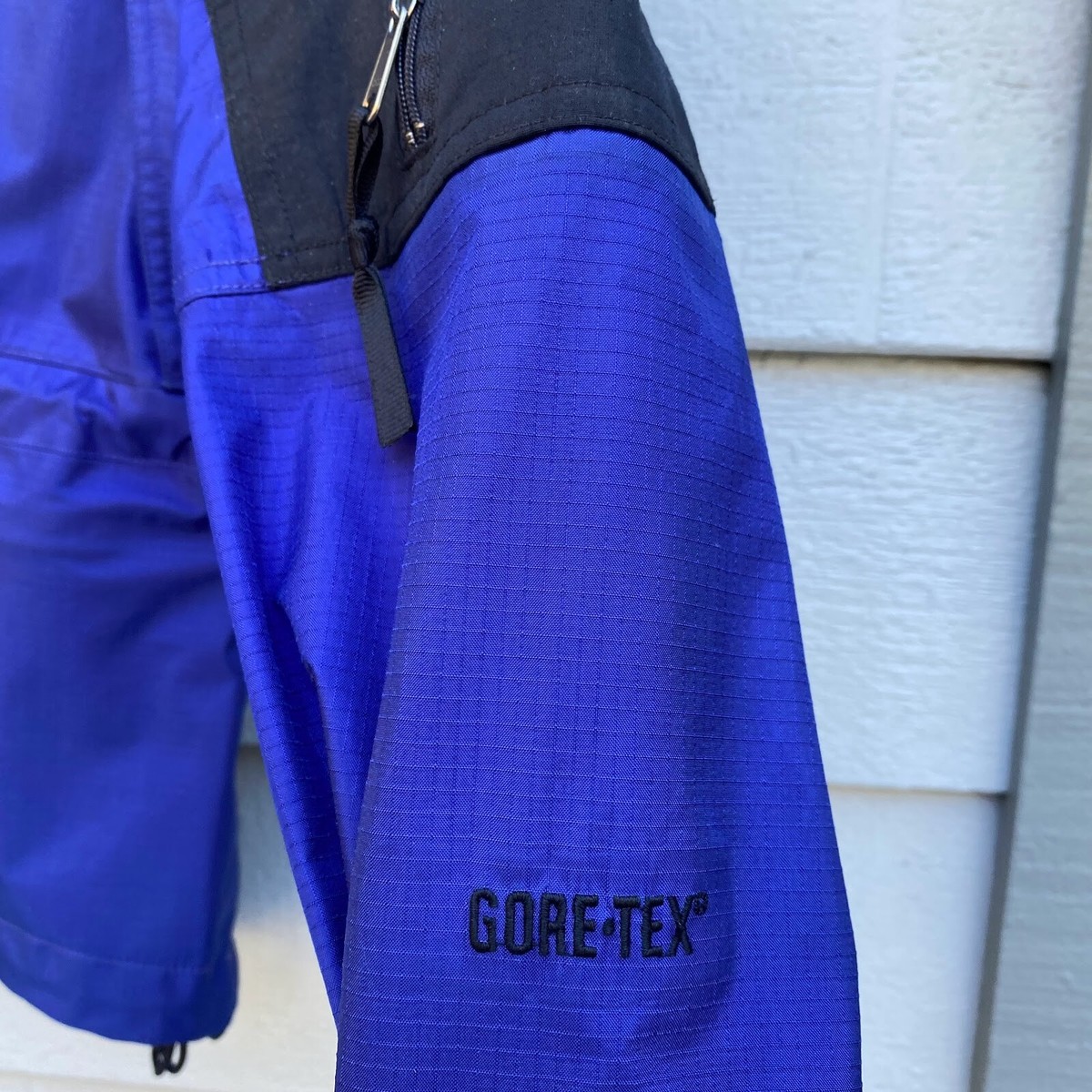 North Face Women's XS Petit Goretex Jacket Gore-Tex Aztec North Face Women's XS Petit Goretex Jacket Gore-Tex Aztec