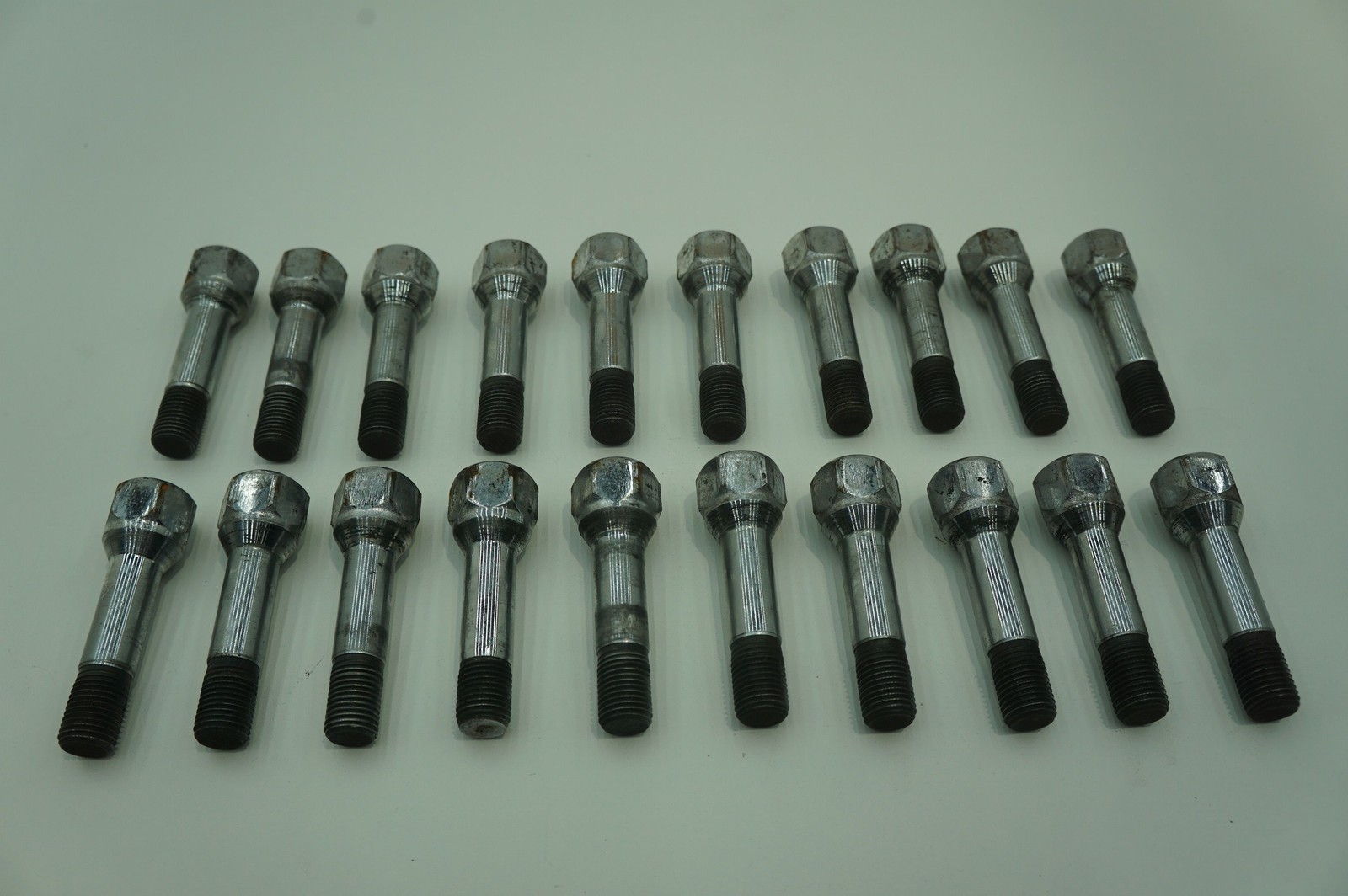 Set 20 Center Wheel Rim Lug Nut Bolt Stud Lugnut OEM 181291 Ferrari 360 2001