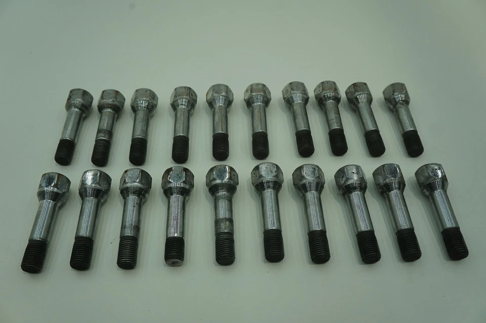 Juego de 20 tuercas de tuerca de llanta central OEM 181291 Ferrari 360 2001 Foto 2 de 4