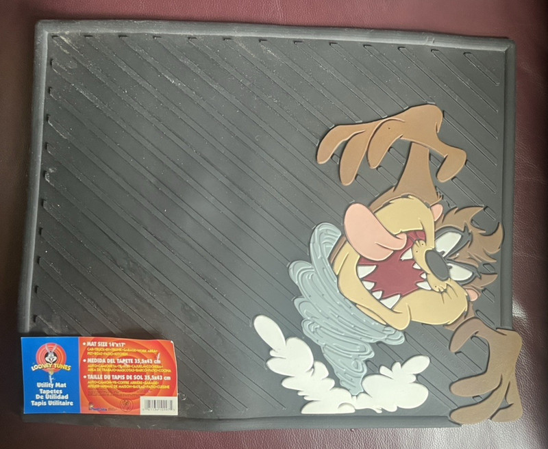 1999 UTILITY MAT - 14" X 17" - LOONEY TUNES - TASMANIAN DEVIL - NEW WITH TAG