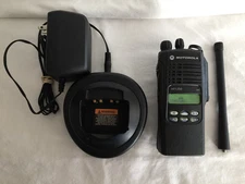 MOTOROLA HT1250 VHF 128 CH 136-174MHZ 5W ANALOG WITH ACCESSORIES