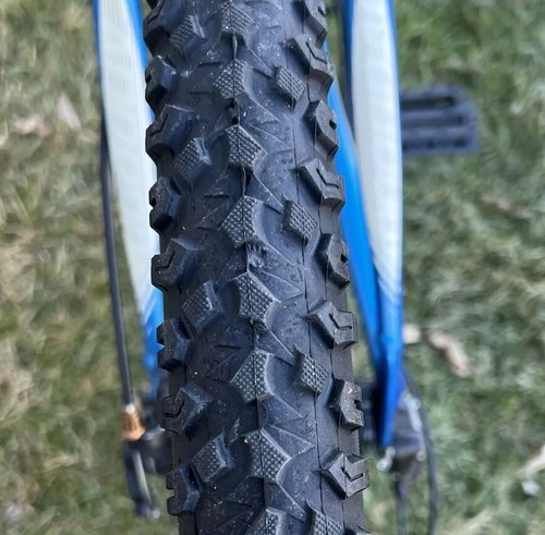 Cannondale SL5 Mountain Bike With Blue XL Frame, 29" Wheels, Excellent Condition - Picture 11 of 24