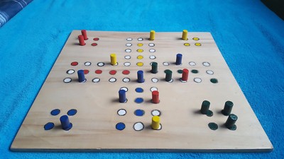 Mensch ärgere dich nicht /Brettspiel /Holzbrett /Unikat | eBay