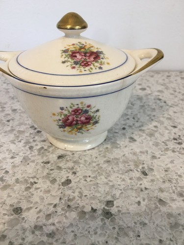 Vintage 22K Gold Handles, Ivory Porcelain By Sebring Sugar Bowl with Lid - Picture 2 of 7