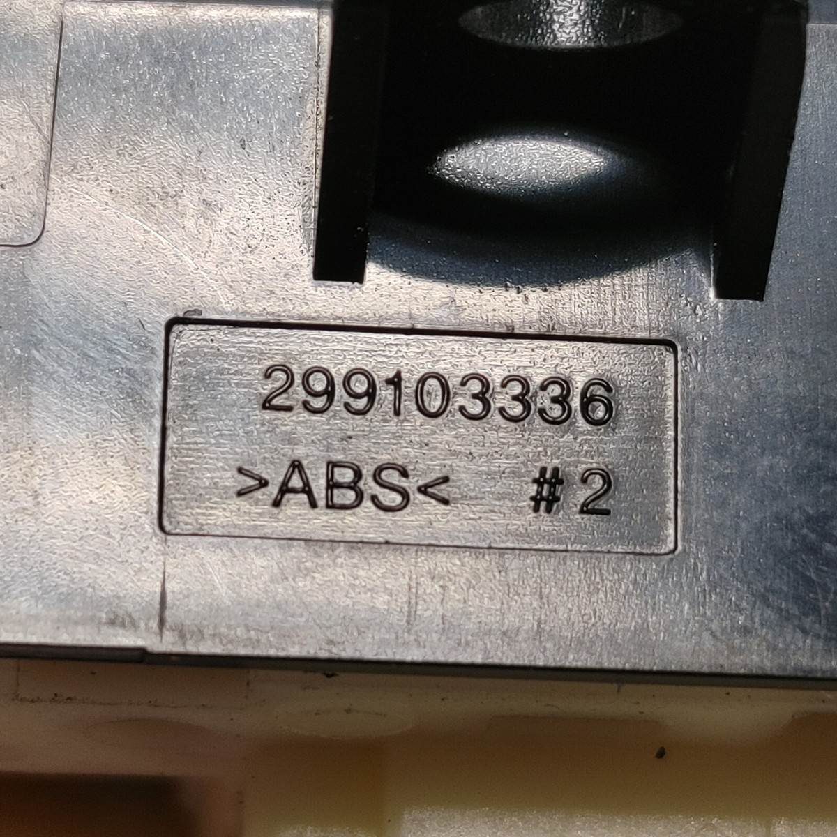 13 - 16 Hyundai Veloster Side Power Mirror Control Switch 13 - 16 Hyundai Veloster Side Power Mirror Control Switch