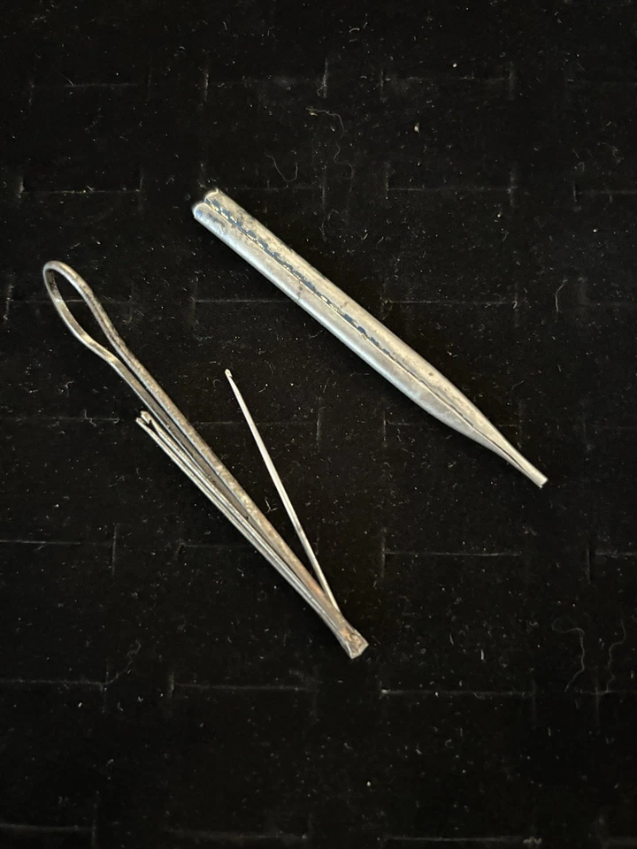 Antiguo gancho de ganchillo de metal funda de tablero de ajedrez metal fino 1890’ principios de 1900 Foto 2 de 4