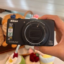 Nikon COOLPIX S9300 16.0MP 18x Optical Zoom Compact Digital Camera Black