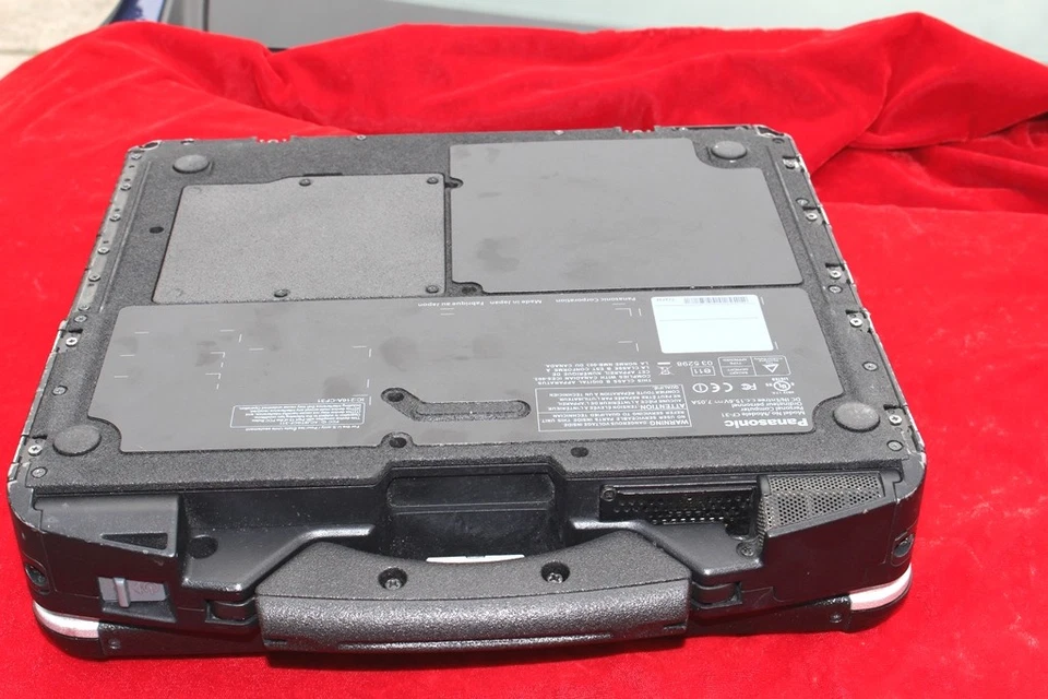 VINILO NEGRO RHINO Panasonic CF-31 i5 MARK1 / 6GB / 256GB SSD/Win 7 Pro 64BIT/  Foto 4 de 4