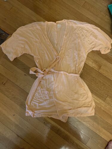Gilligan O’Malley Robe - Picture 1 of 4