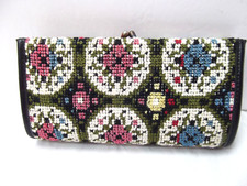 vtg Needlepoint Petitpoint Clutch kiss lock 7x4in black mauve blue pink Floral