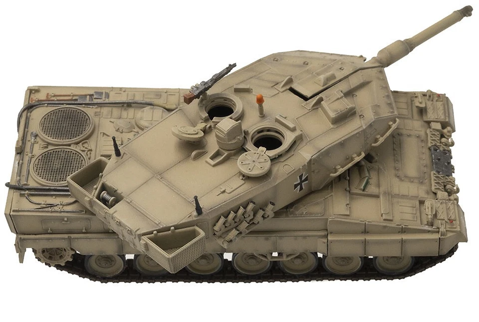 LEOPARD 2 A5 DESERT CAMO MODEL TANK - PANZERKAMPF PAN12172PC 1/72 - Image 2 of 4