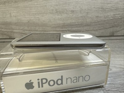 Apple iPod nano 3rd Gen Fat 4GB Silver Tested Working with Box