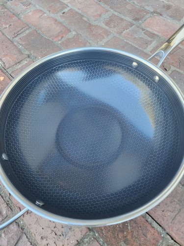 5 Pezzi Padella Ibrida HexClad 12" Wok, 10" e 8" con Coperchi in Vetro Temperato, OTTIMA!! - Foto 10 di 11
