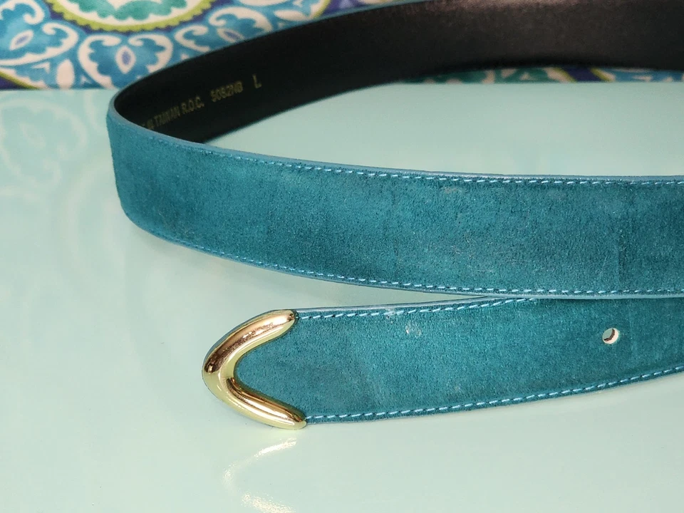 Vintage TEAL BLUE SUEDE Leather Belt with Chunky Gold Buckle Size L 30-34" - Image 3 of 4