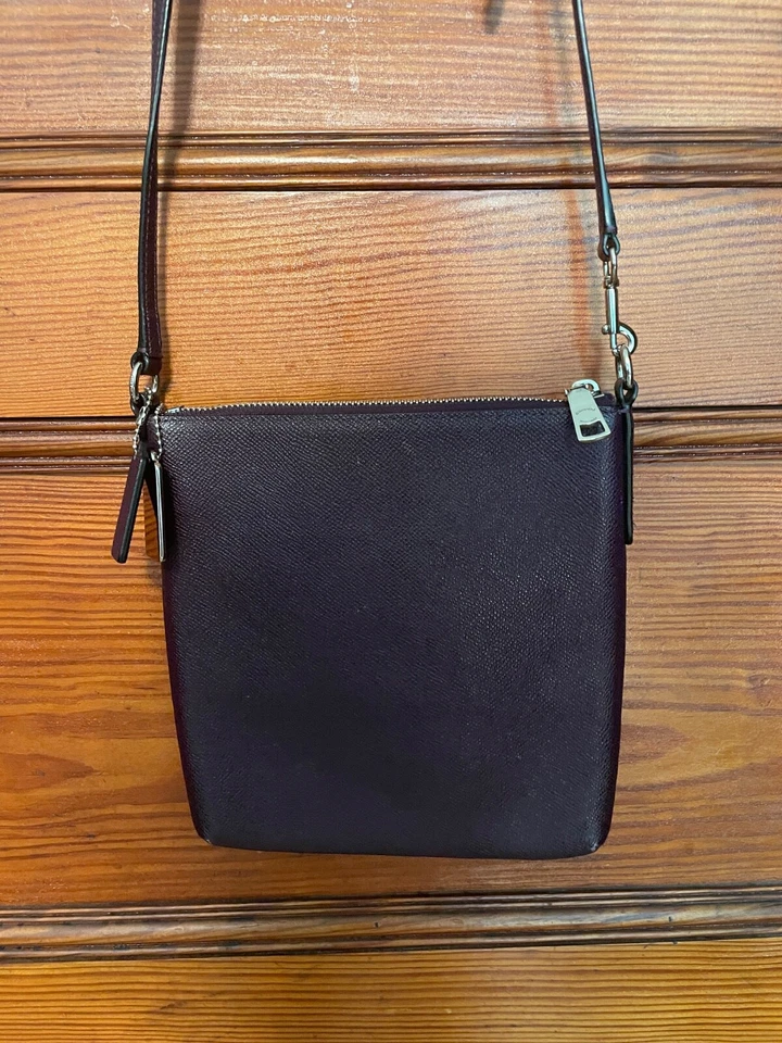 Coach Crossbody purple purse handbag, genuine leather, adjustable strap - Изображение 3 из 4