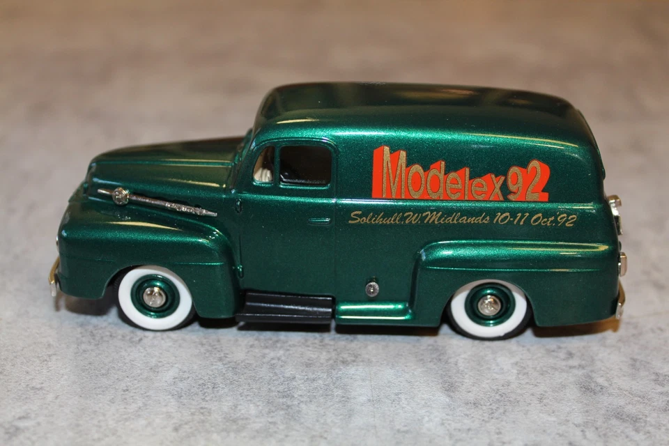 Brooklin Models escala 1/43 BRK42x - Ford F1 1952 furgoneta panel - Modelex 92 1992 Foto 3 de 4