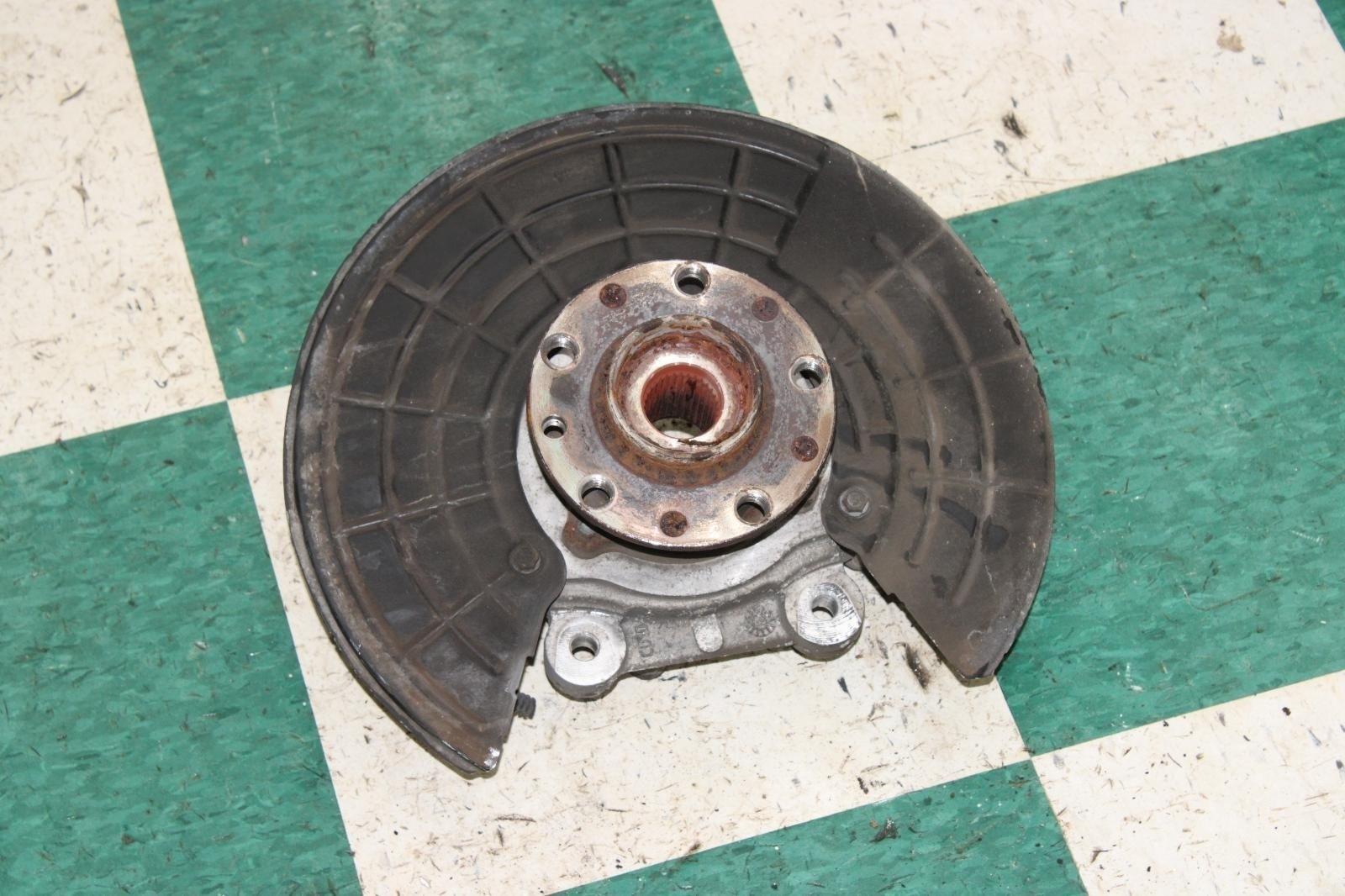 Maserati Ghibli 2014-2021 Rear Right Steering wheel hub