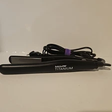 BaByliss Pro Titanium Travel Size Flat Iron 3/4 Inch BT137, Tested and Working