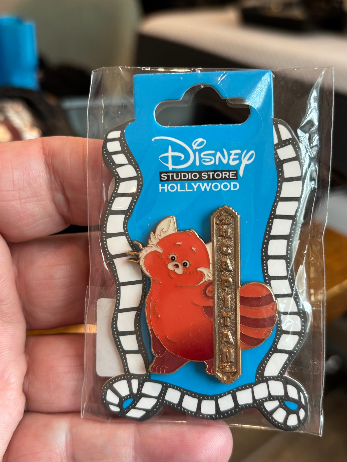 Disney Studio Store Hollywood DSSH El Capitan Sign Pin - Panda Mei