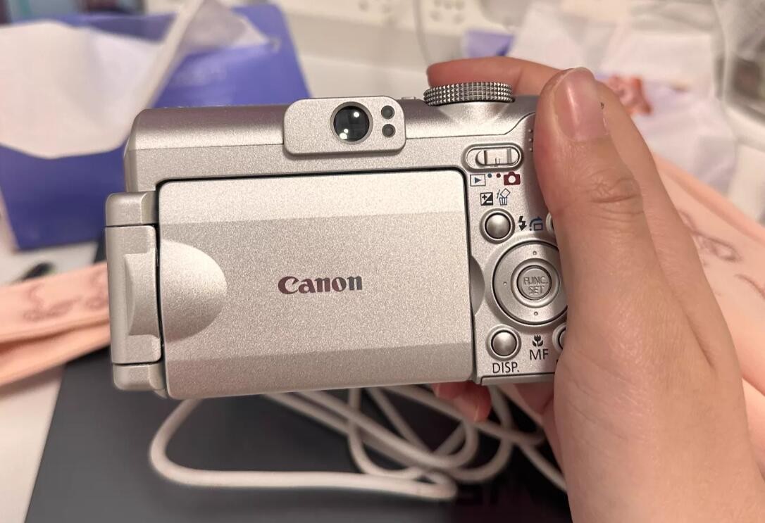 Canon PowerShot A630 Silver 8MP 4X Optical Zoom 95% NEW English